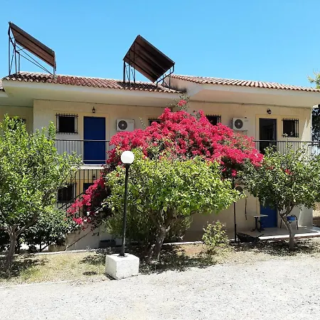 Helen's Appartments Lägenhetshotell Galaxídhion